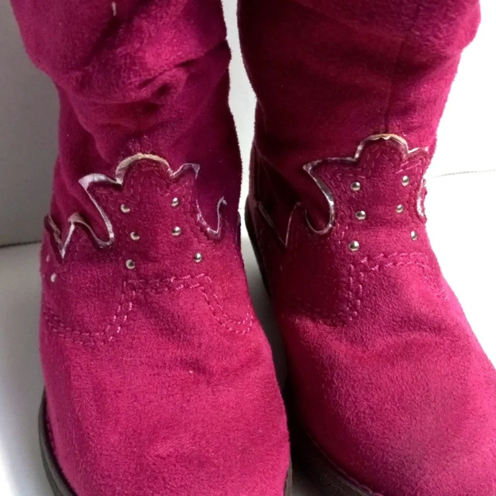 FUSCHIA & SILVER ROUGE COWBOY BOOTS